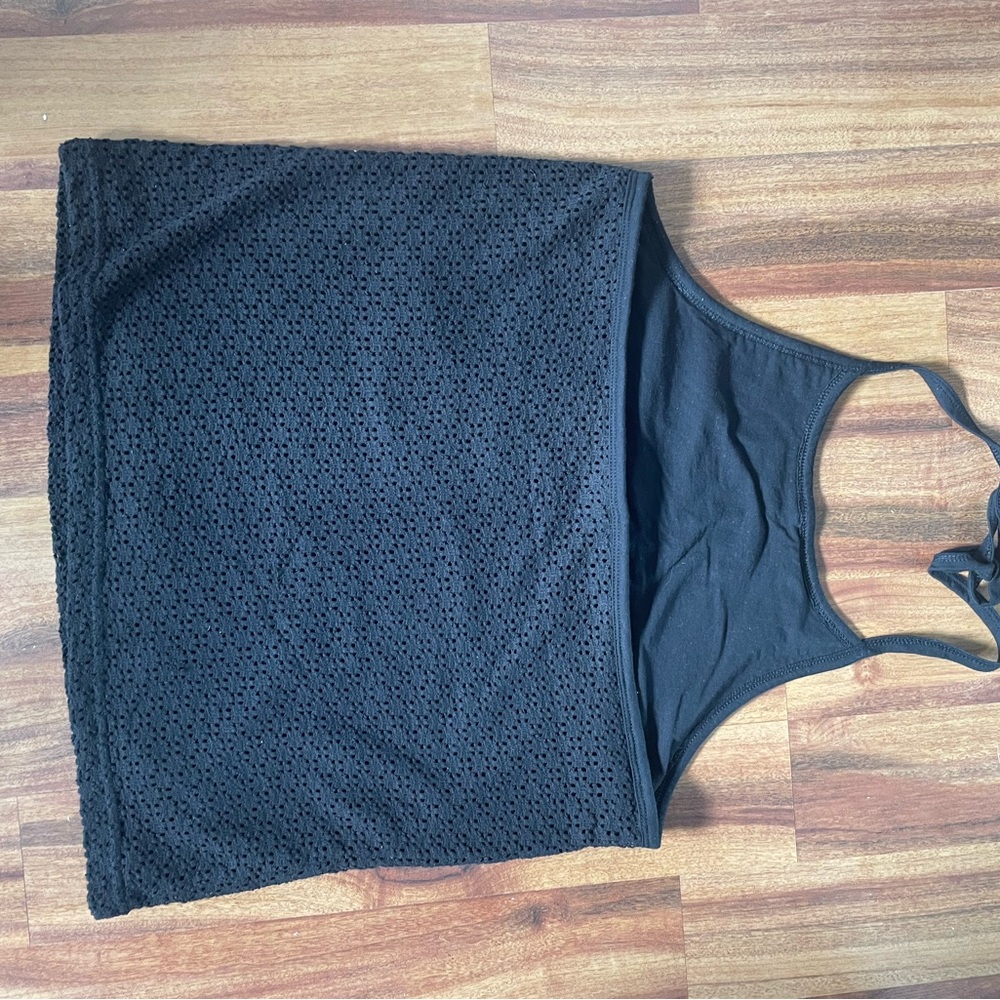 GAP eyelet black cotton lined halter top. Never worn. Size Large. - Picture 3 of 3
